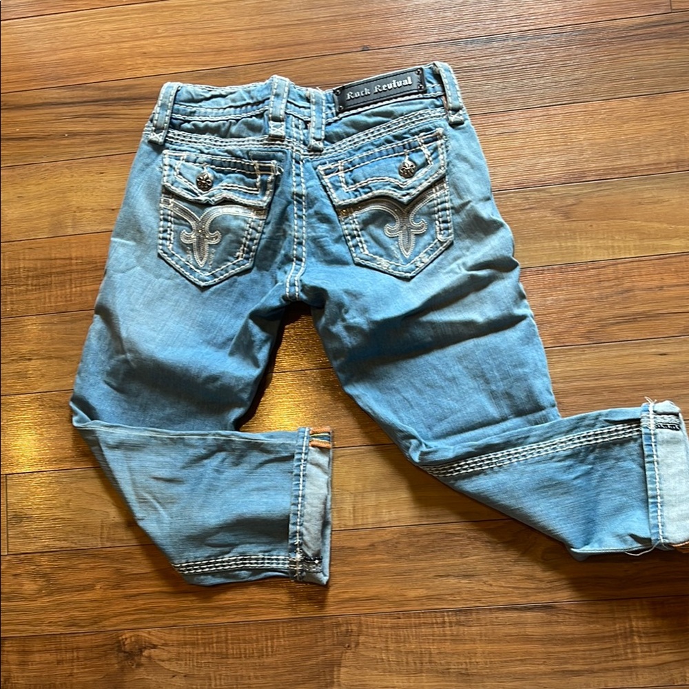 Stylish Blue Denim Jeans with Embroidered Pocket - Picture 6 of 7